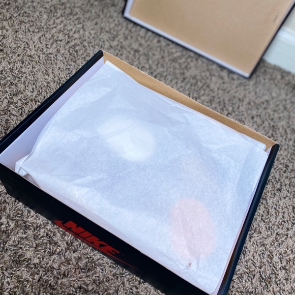 Air Jordan Retro 1 High - Picture 3 of 6